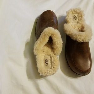 ☆ SOLD☆  UGG  Australia slip on clogs